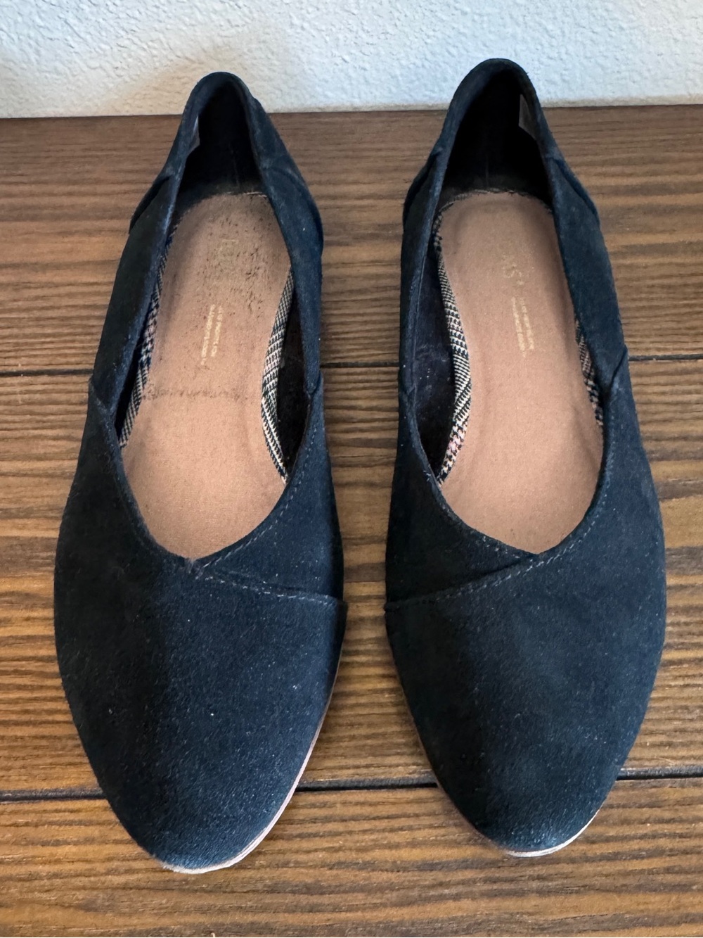 TOMS Jutti Neat Black Suede Almond Toe Flat Shoes Women’s Size 7.5 Minimalist